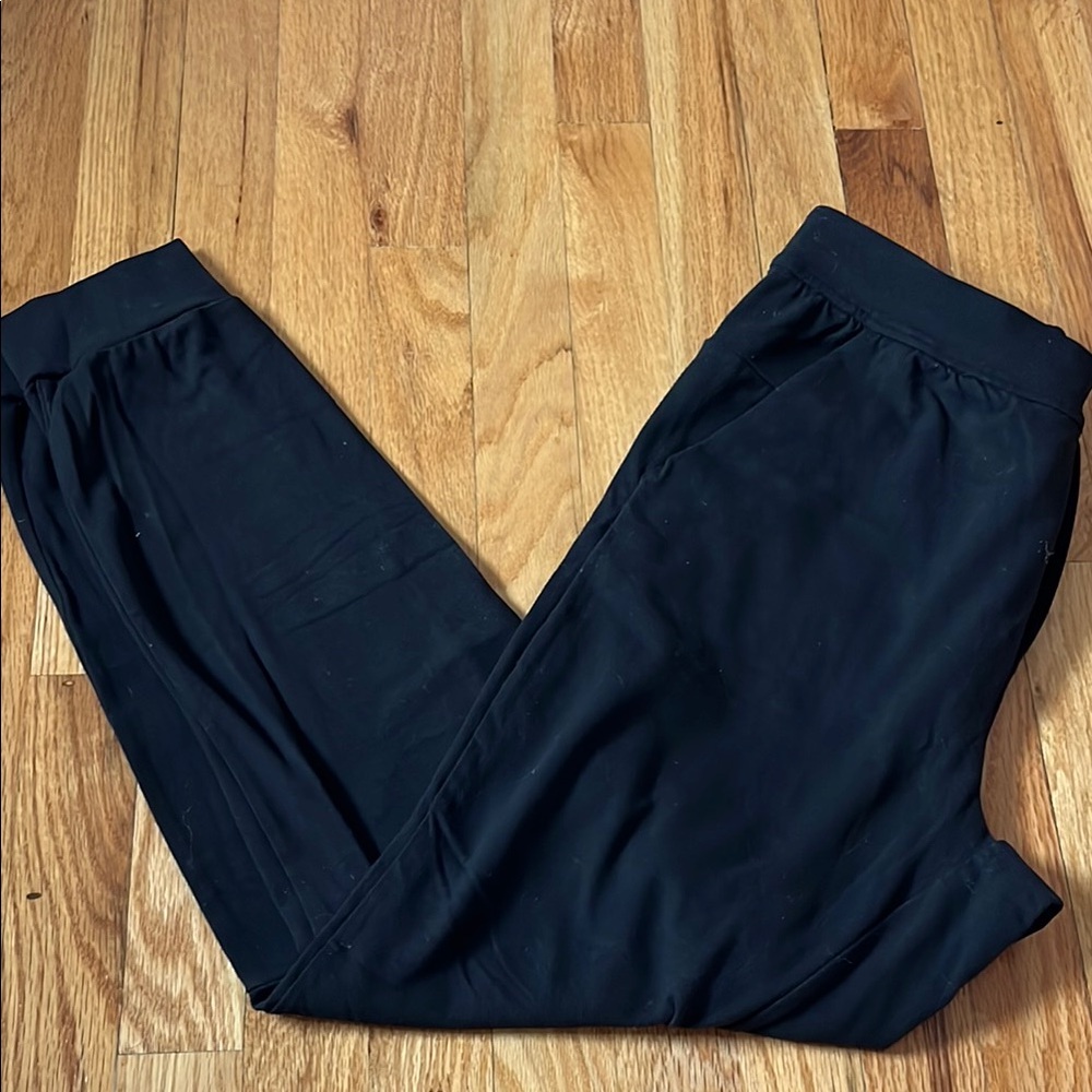 Lululemon Athletica Black Sweatpants for Comfort and Style